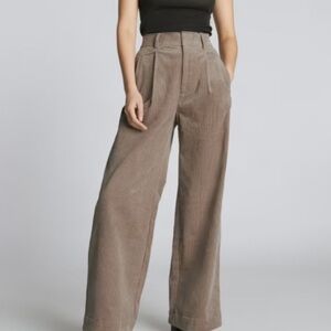 Everlane Corduroy Way-High Drape Taupe Pants in size 00